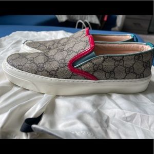 Gucci size 35 sneaker